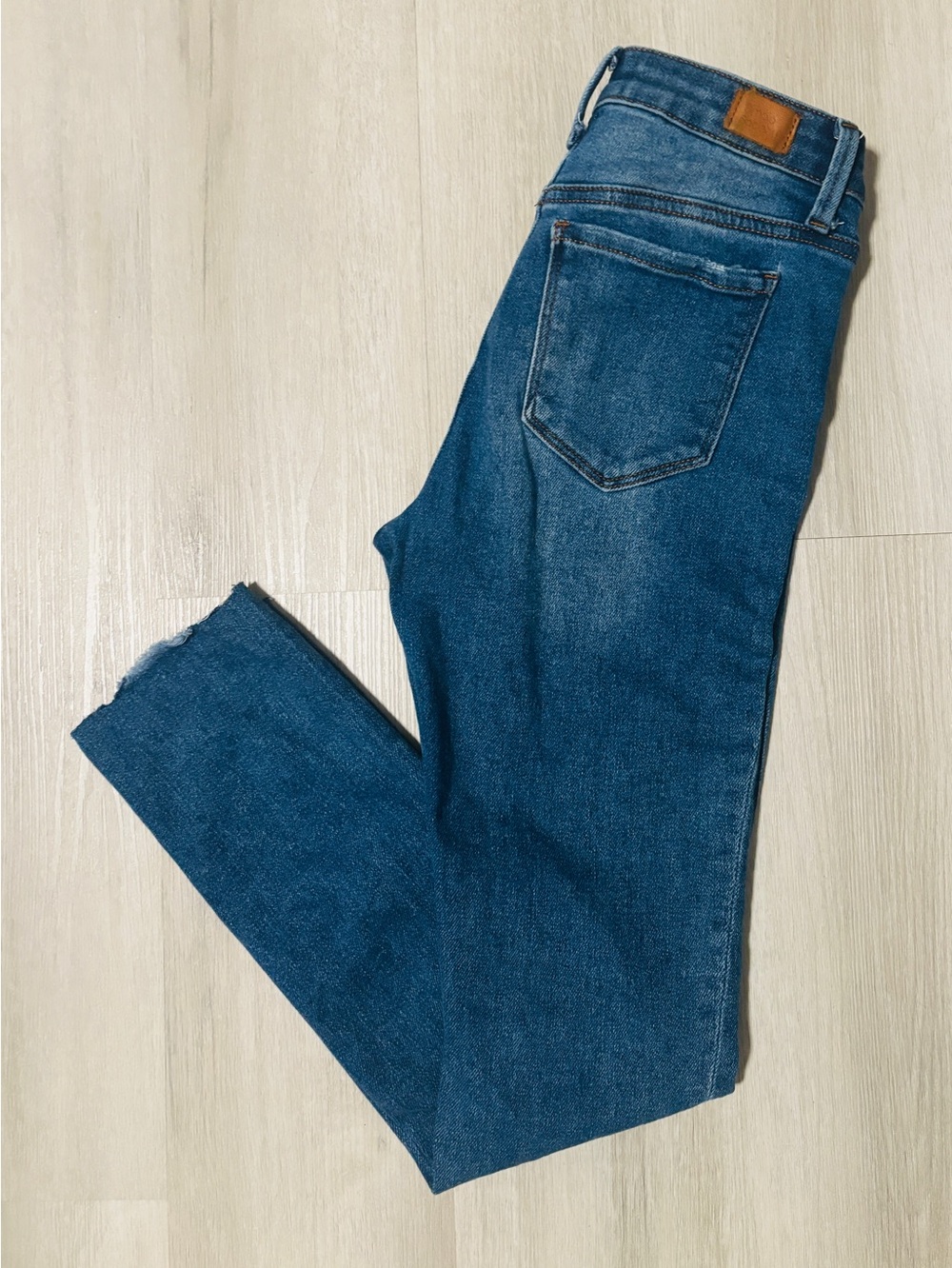 Simple Society Distressed Blue Wash Stretch Skinny Raw Hem Jeans Size 0/24